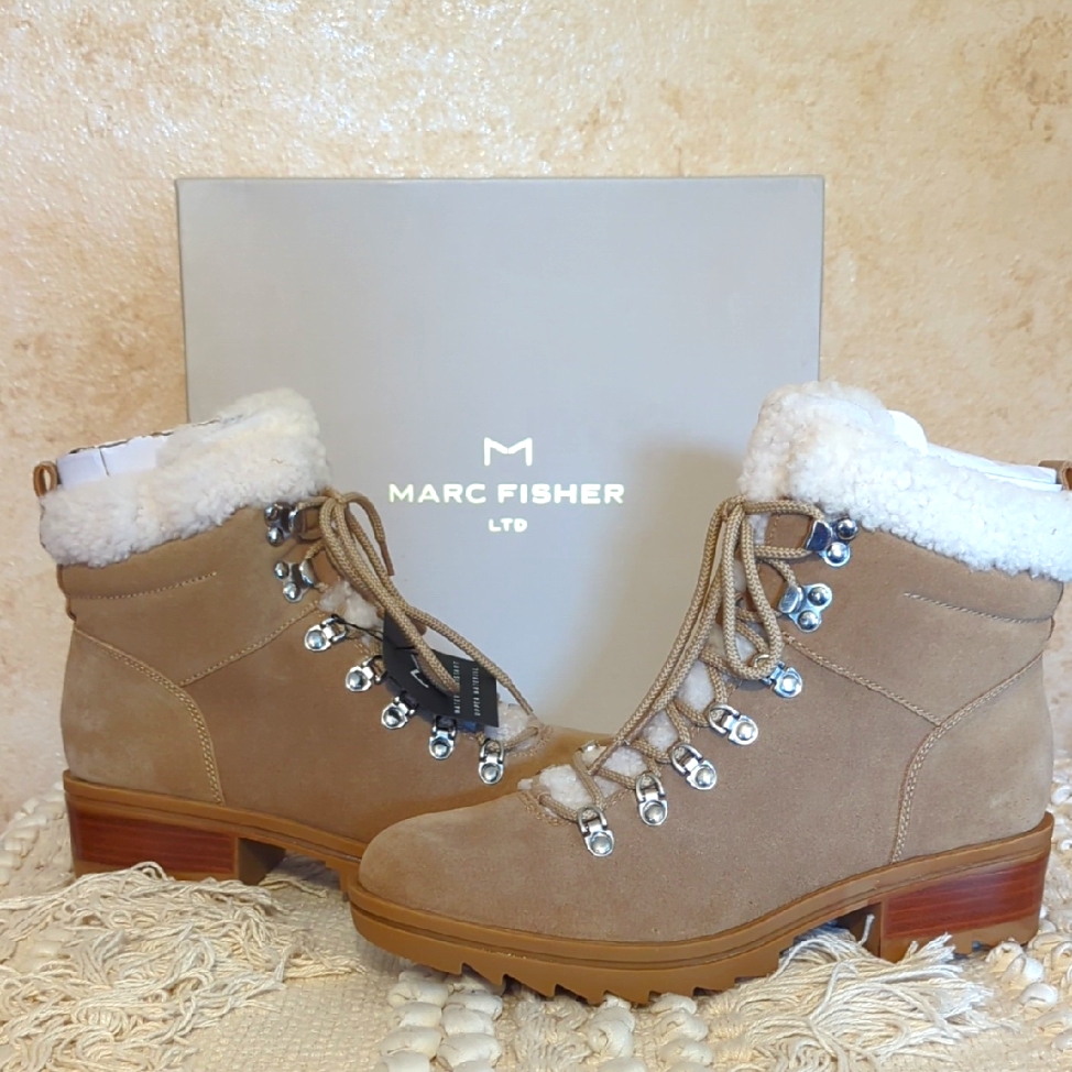 Marc Fisher Nib 9.5 Natural Suede